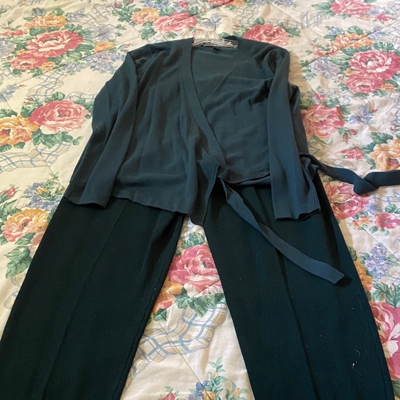 Ellen Tracy Deep Green Women's sweater and sweatpants set - Picture 1 of 1
